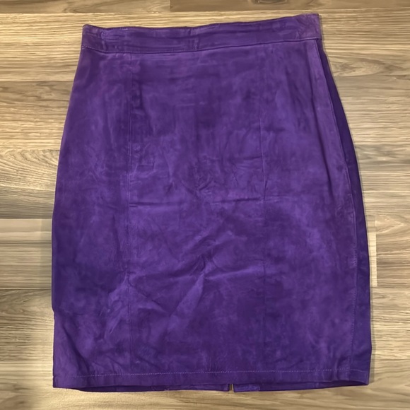 Global Identity Dresses & Skirts - Global Identity Purple Genuine Suede Vintage Lined Back Slit Snap Zip Skirt 9/10